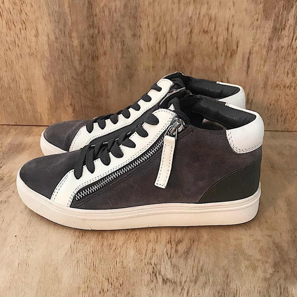 Blondo Genesis Women’s Gray Suede Waterproof Sneakers. Size: 7.5M